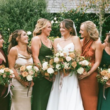 Spring Bridal Hairstyle Guide: How to Use Fresh Flowers That Last
