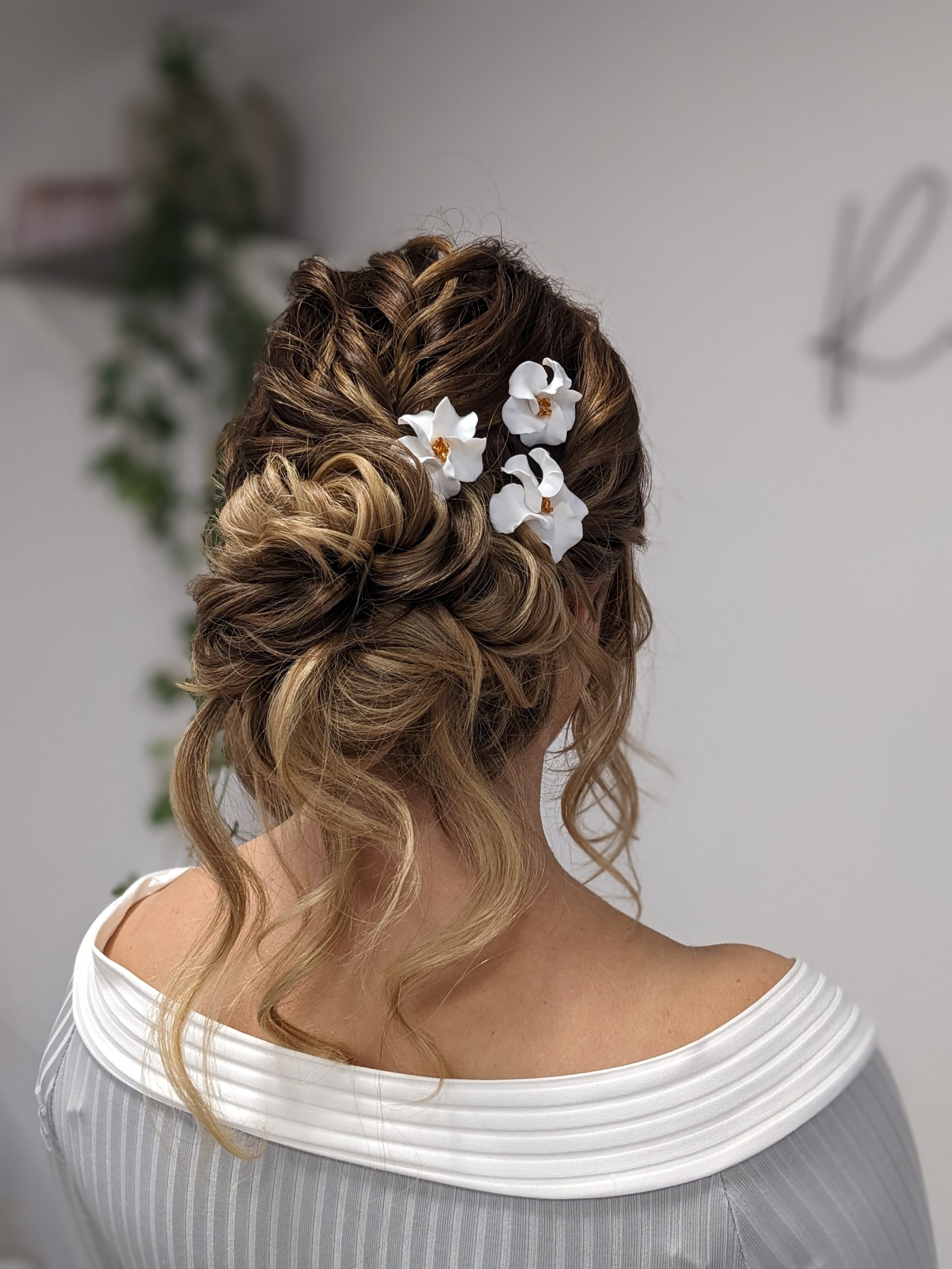 The Secret to an ‘Undone’ Bridal Look That Actually Lasts